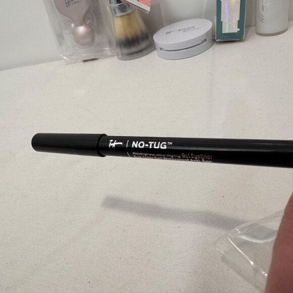 NEW It Cosmetics Makeup Lot Includes Brushes Bye Bye Pores Powder Brow Power Per - Picture 12 of 16